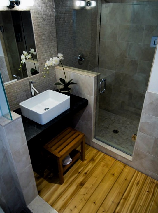 Kis méretű, modern fürdőszoba kialakítás