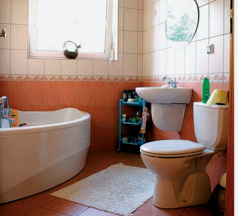 Kis méretű, modern fürdőszoba kialakítás