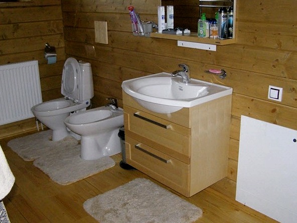 Hogyan készítsünk fürdőszobát egy faházban