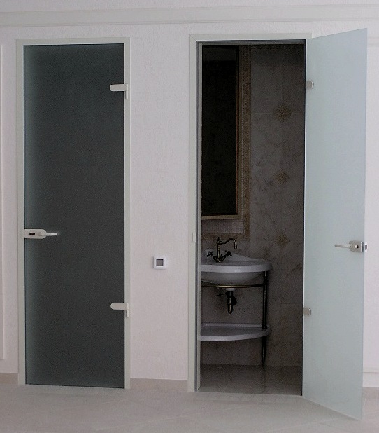 Tippek a fürdőszoba- és WC -ajtók kiválasztásához