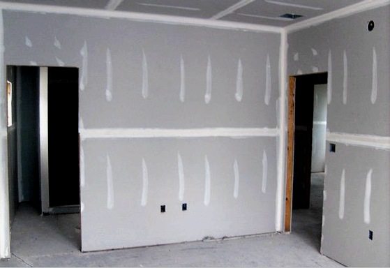 Falak emelése gipszkartonból egy lakásban: belső és teljes értékű