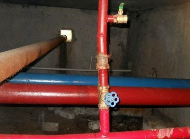 Miért rezeg és zümmög a gázvezeték a lakásban: a zaj okai és a probléma megoldása