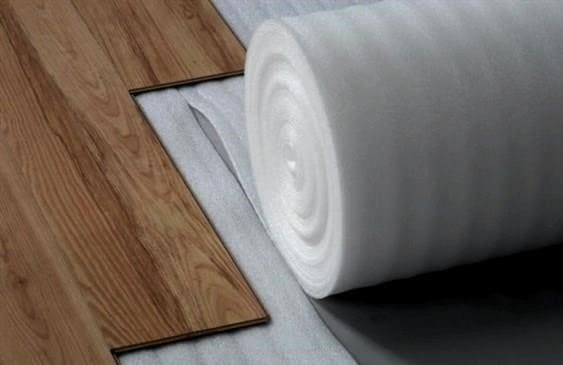 Hogyan lehet lecserélni a hruscsovi régi padlókat a modernekre?