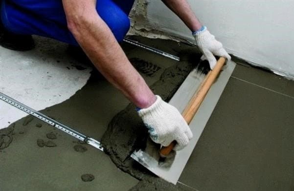 Hogyan készítsen beton esztrichet a saját kezével?