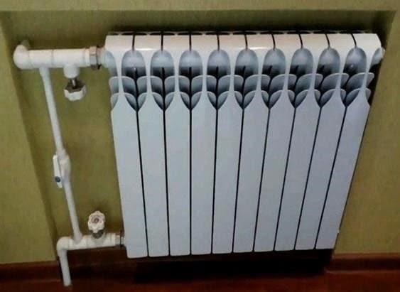 Melyik radiátort kell felszerelni az öntöttvas elem cseréjéhez?