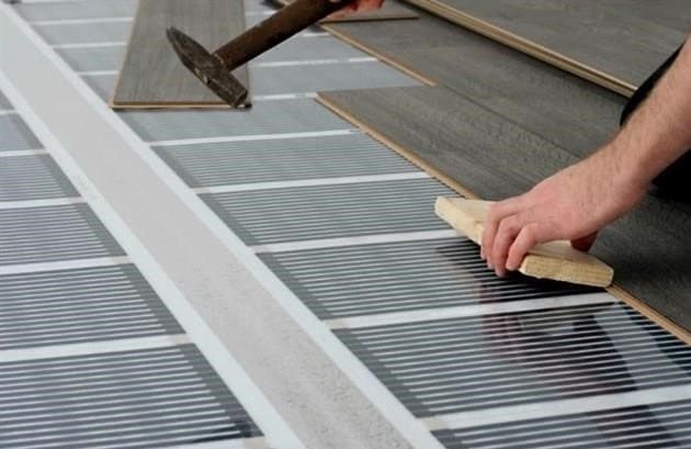 Készítsen meleg padlót a saját kezével: lépésről lépésre, hogyan készítsen meleg padlót otthon
