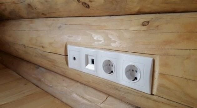 A faház kábelezésének házi iparművész számára történő beépítésének szabályai: A nyitott és zárt fektetés titkai a világ különböző országaiban alkalmazott módszerek áttekintésével