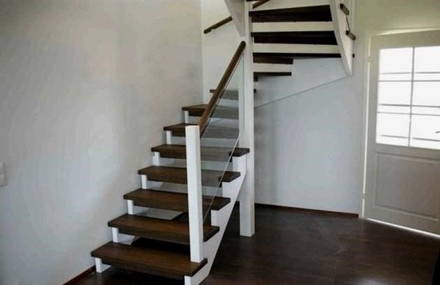 Az alumínium lépcsők kiválasztásának és üzemeltetésének jellemzői