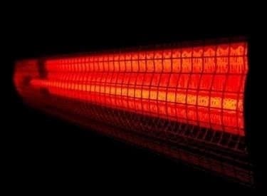 Hogyan válasszuk ki a mennyezeti infravörös fűtőtestet: jellemzők és specifikációk