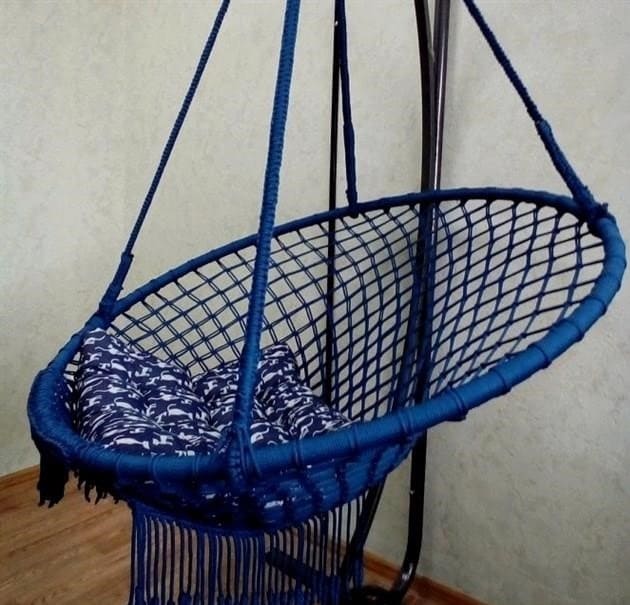 Csövekből készült barkácsfüggő szék: egyszerű kivitel