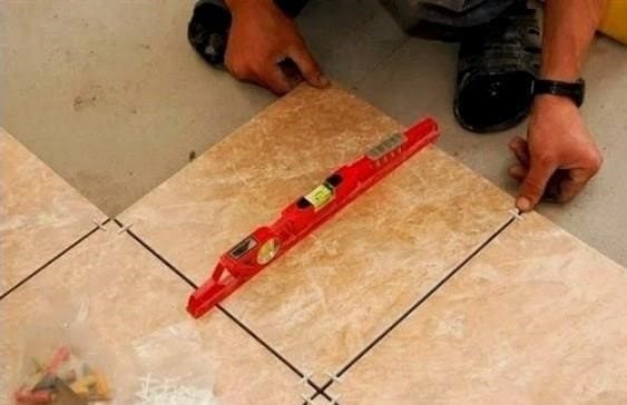 Porcelán kőagyagok padlóra fektetése: A-tól Z-ig végzett munka technológiája