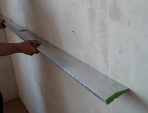 Hogyan ellenőrizhető a fal egyenletessége lézeres szinttel