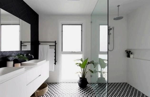Zuhanyzók: melyik zuhanytálca jobb - sekély vagy mély?