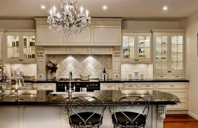 Hogyan lehet kompetensen ötvözni a konyha, az étkező és a nappali belső terét: tippek és szemléltető példák
