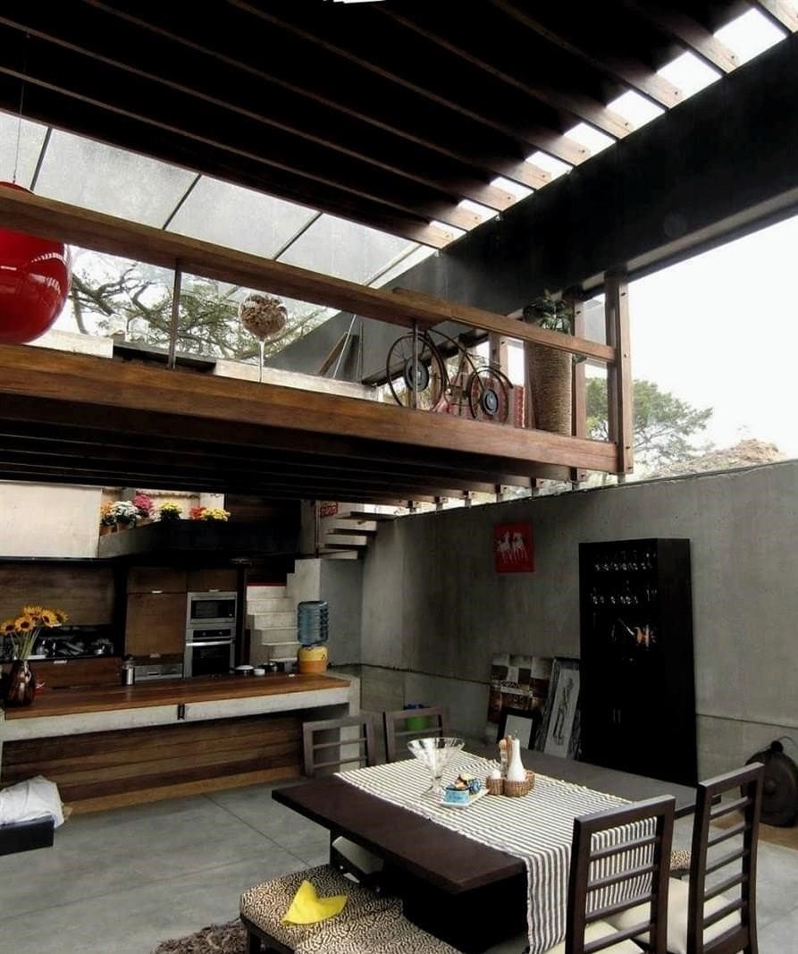 Tájház verandával (39 fotó): nyitott és zárt szerkezetek. Ház tervezése és kivitelezése