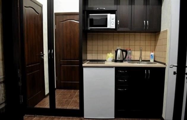 A konyha és a folyosó hatékony kombinálása (a sikeres tervezés példái)