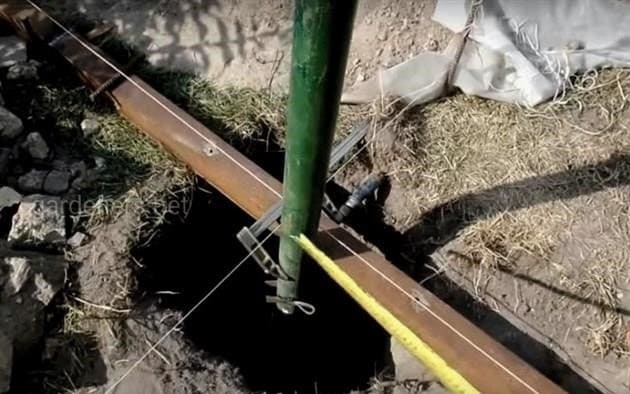 Hogyan lehet helyesen felszerelni a fém kerítésoszlopokat saját kezével, telepítési módszerek