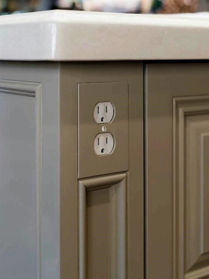 10 ötlet arról, hogyan leplezheti le a konnektorot a konyhában és a tévé mögött