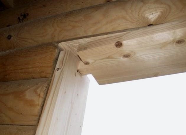 Ablakok cseréje egy faház rekonstrukciója során. 1. rész: Egy régi faház ablaknyílásának megerősítése