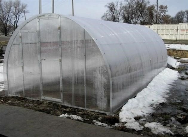 Modern téli üvegház - áttekintés a szerkezetekről, rajzokról és projektekről, a legjobb lehetőségek a saját kezű építésre (135 fotó + videó)