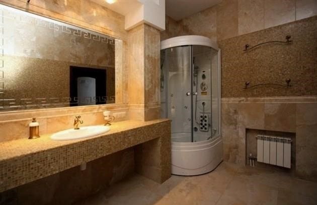 Pult a csempéből készült fürdőszobában: tervezési lehetőségek, telepítési módszer, fotók és tanácsok a mesterektől