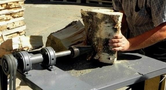 Tippek a saját kezű faaprítás eszközének kiválasztásához