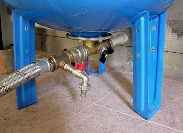 Hidraulikus akkumulátor vízellátó rendszerekhez - fő funkciók és cél