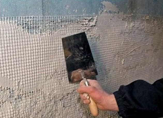 A falak és válaszfalak megerősítése üvegszálas megerősítéssel