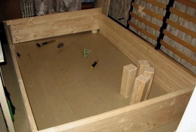 Egyszerű és gyors barkács készítés ágy emelőszerkezettel