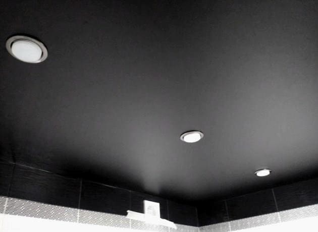 Stretch mennyezet a fürdőszobában - vélemények és vélemények