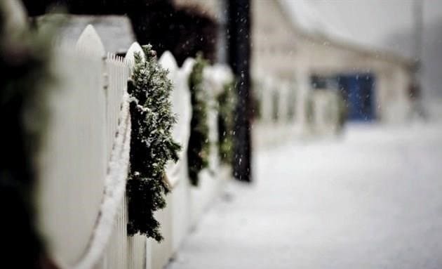 Kerítés telepítése télen: előny, amelyet nem szabad kihagyni