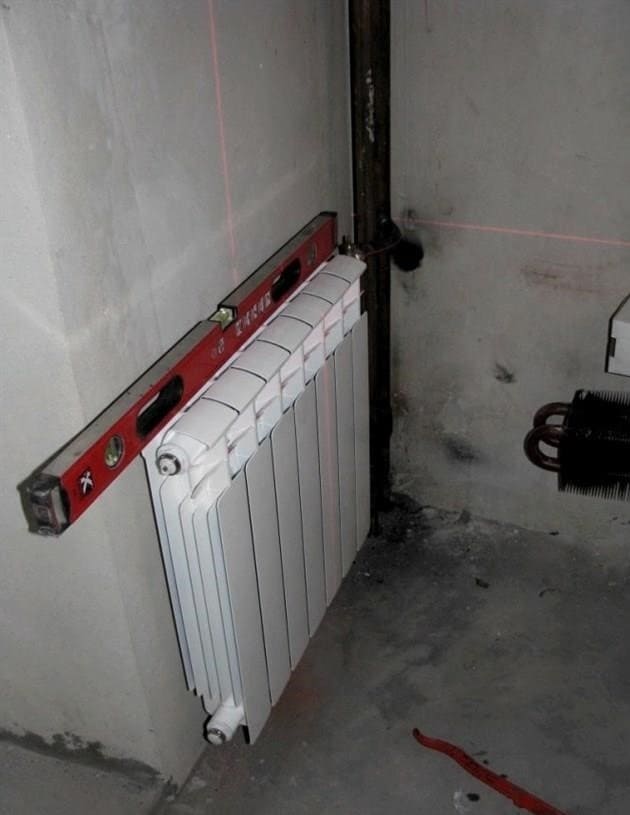 Hogyan cserélheti le a fűtőtesteket egy lakásban saját kezűleg