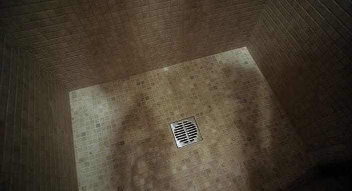 Miért jelenik meg a szennyvíz szaga a fürdőszobában, és hogyan lehet megszüntetni