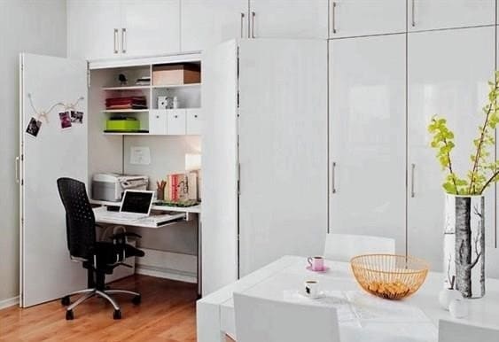 Stúdió apartman egy ablakkal: a belsőépítészet esztétikus és ergonómikus is lehet