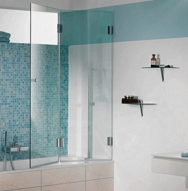 Csúszó üveg fürdőszobai függönyök: jellemzők, fotó