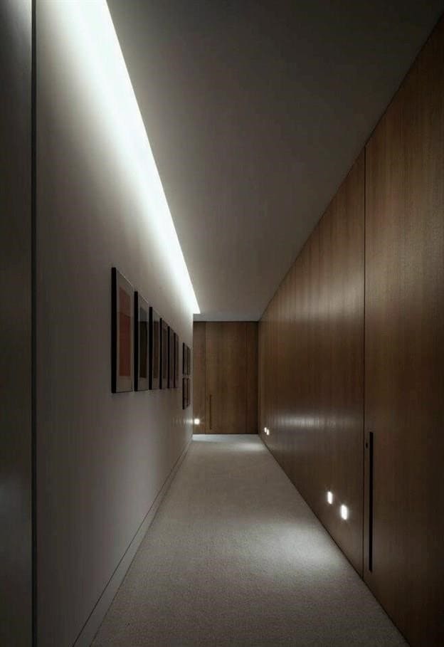 Hogyan válasszuk ki és rendezzük a folyosón vagy a folyosón a világítást?