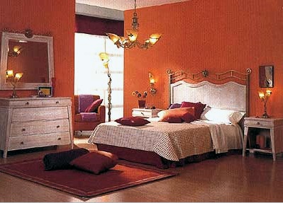 Kis hálószoba kialakítása (39 fotó): a dekoráció általános alapelvei, kombinációja egy másik szobával és egy tetőtéri típusú szoba jellemzői