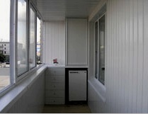 Az erkély díszítése (45 fotó). Fa, burkolat, gipszkarton és műanyag burkolat. A falak, a mennyezet és a padló szigetelése