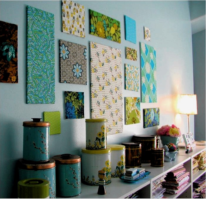 DIY konyhai dekoráció (33 fotó): módszerek, vinil matricák, polcok, padok, széklet, puffok és falak díszítése