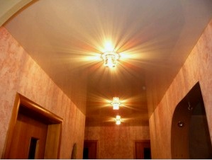 Hruscsov folyosójának javítása (39 fotó): mennyezet, világítás, falak és tükrök