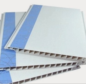 Fürdőszoba felújítás PVC panelekkel (36 fotó): az anyag és a bevonat felszerelésének előnyei
