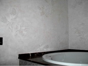 A falak vakolása a fürdőszobában (54 fotó): a vakolatok fertőtlenítésének, keverék felhordásának és dekoratív kompozíciók használatának jellemzői