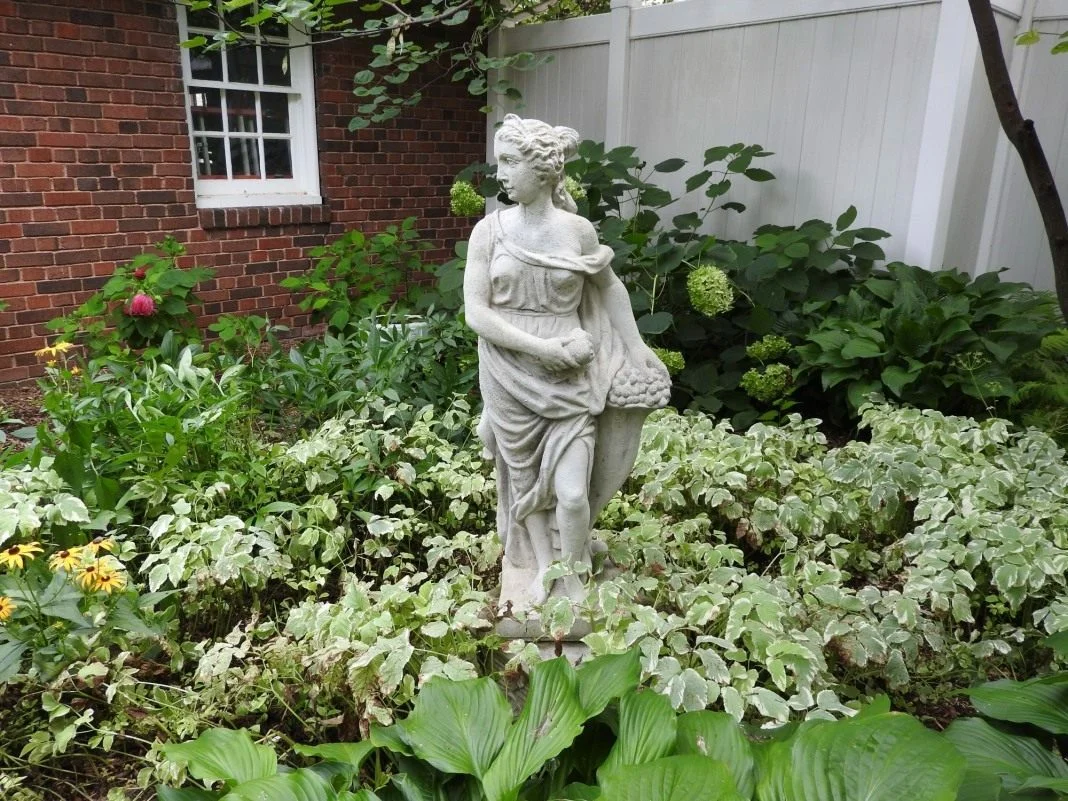 Beton és gipsz szobrok kerti dekorációhoz