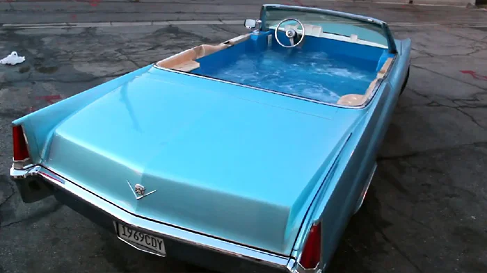 Pezsgőfürdős autó, amit érdemes megnézni (videó)