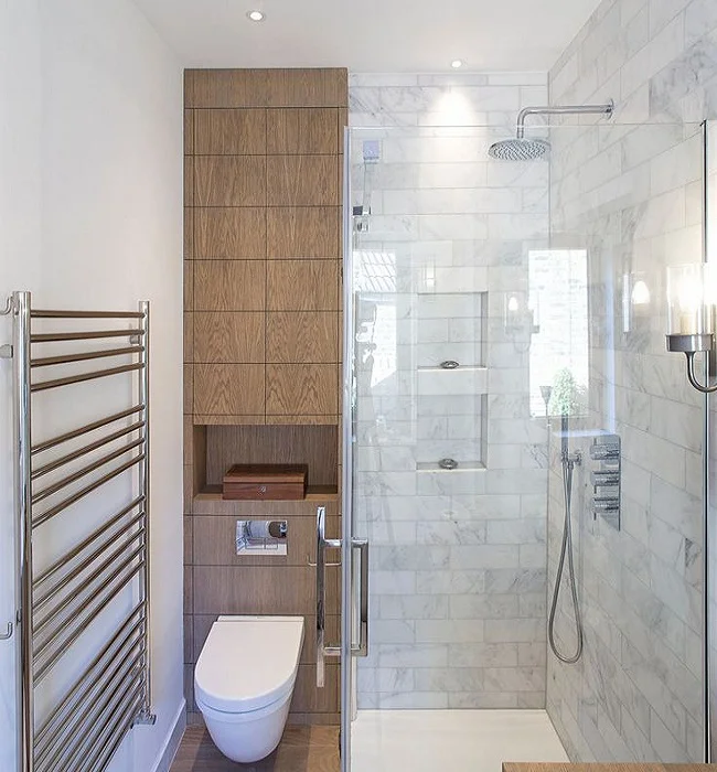 Hogyan fér el minden, amire szüksége van egy kis fürdőszobában 7 hasznos tipp és tervezési trükk