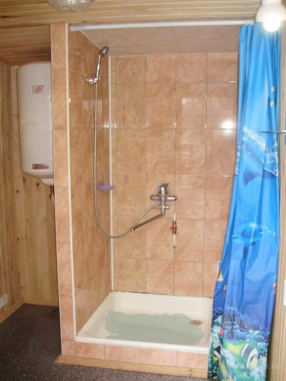 Olcsó és egyszerű zuhanykabin saját kezűleg