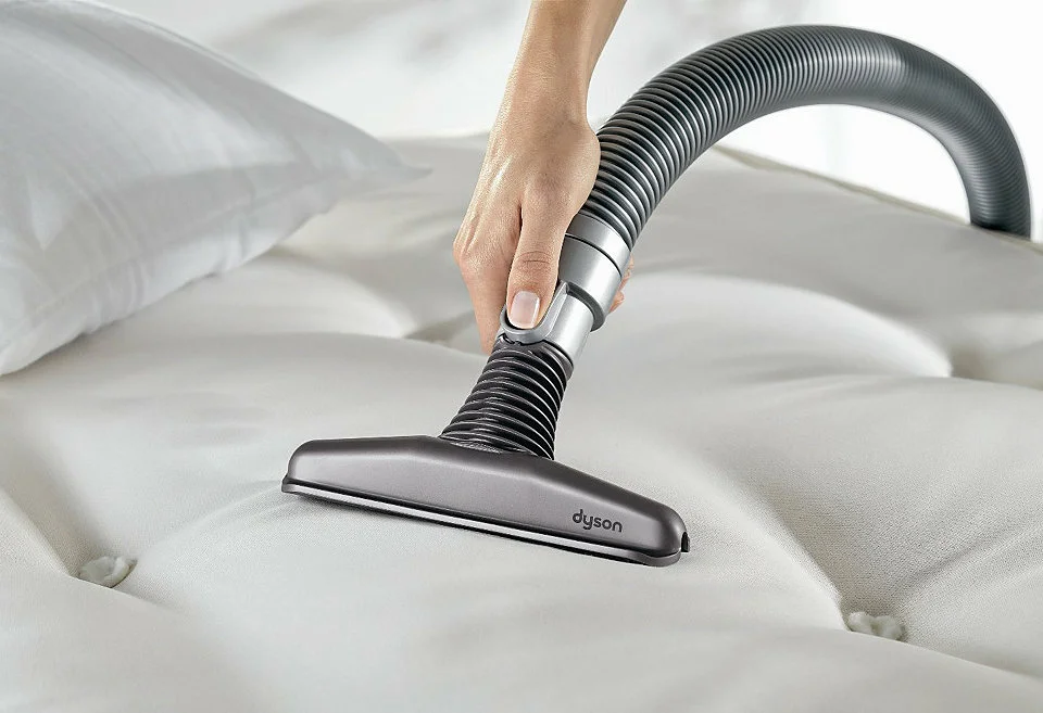 Hogyan tisztítsuk meg a matracot otthon, mint egy profi