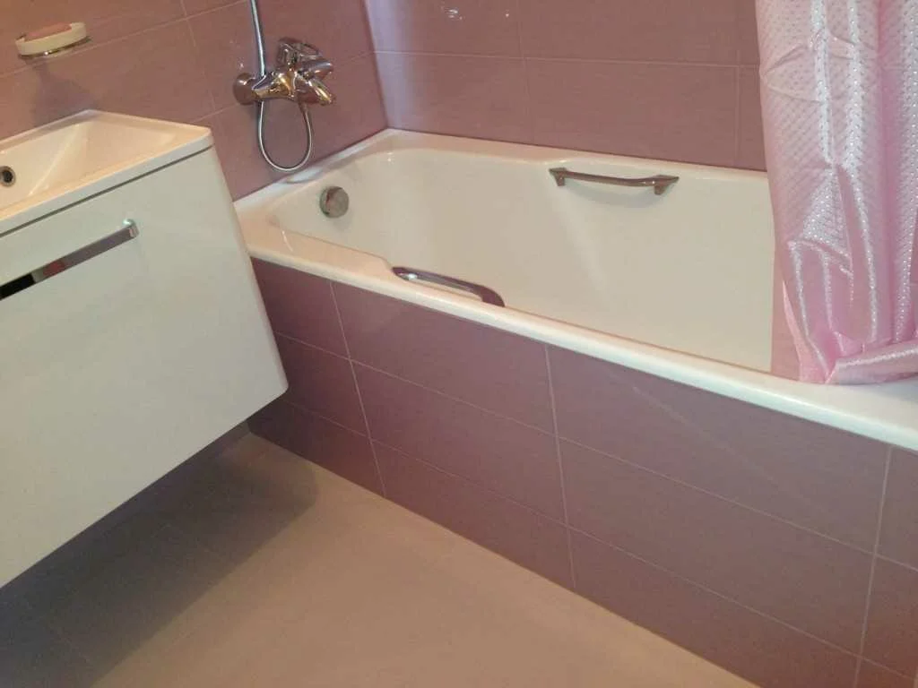 A fürdőszoba felújítása mindössze 10.000 rubelért