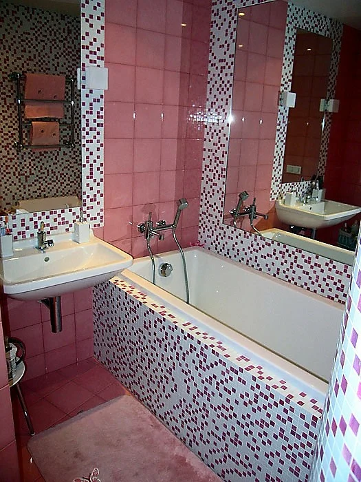 Egy 3 négyzetméteres kis fürdőszoba kialakítása és berendezése