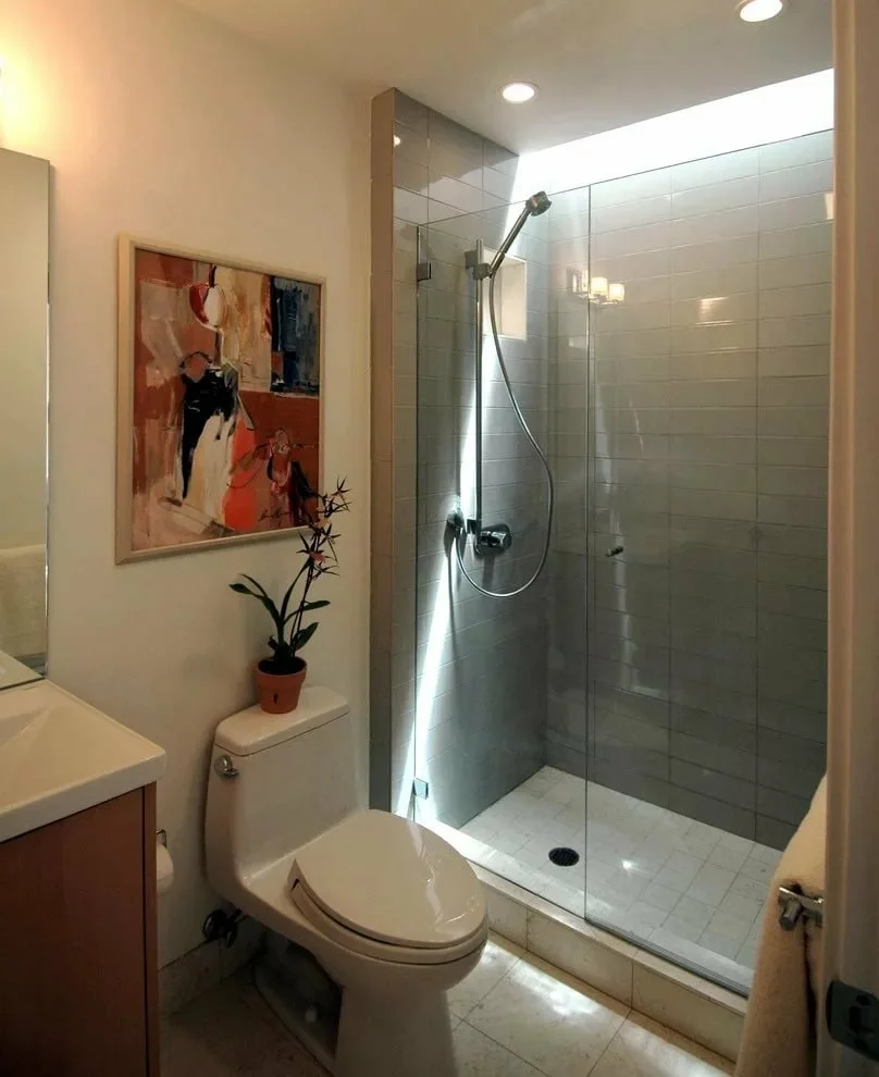 Hogyan lehet egy kisebb fürdőszobát tágasabbá tenni - válasszon egy zuhanykabint